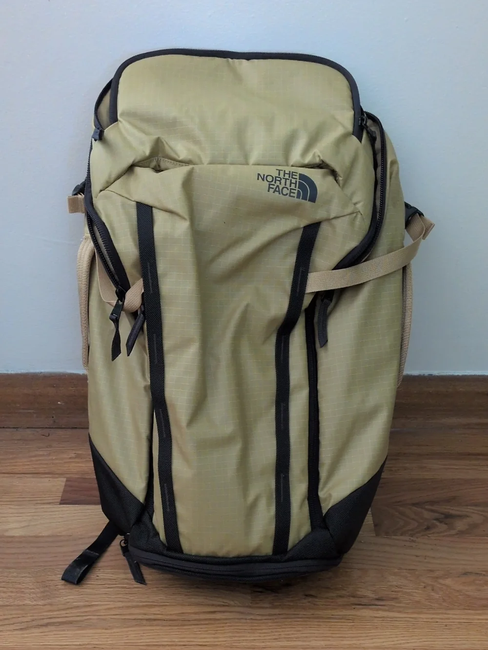 The North Face Stratoliner 36L NWOT